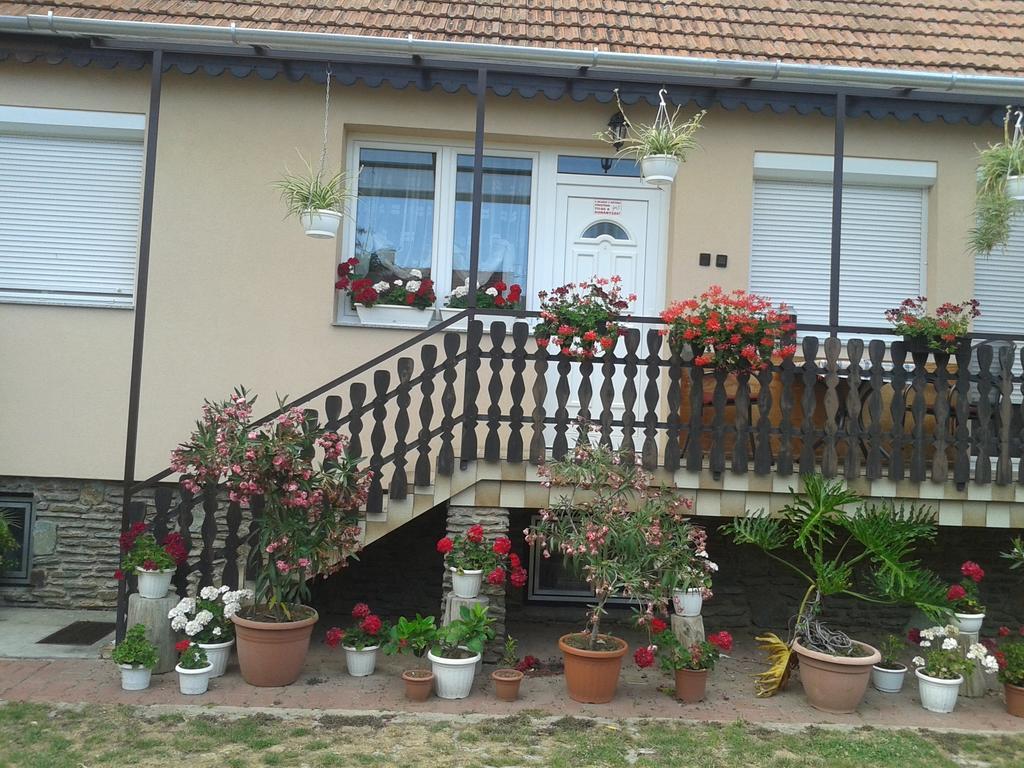 Marika Haus Hotel Bük Habitación foto